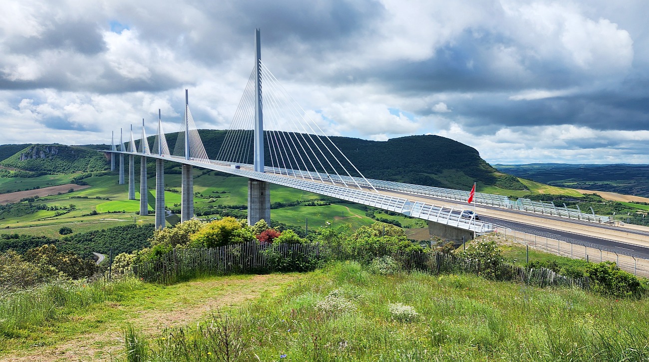 img14-Viaduc de Millau--Aveyron